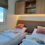 Gizycko - Zywki, Masuria Village, Caloroczne Z Widokiem Na Jezioro * Zywki