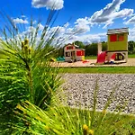 Gizycko-zywki, Masuria Village, Caloroczne Z Widokiem Na Jezioro * Zywki
